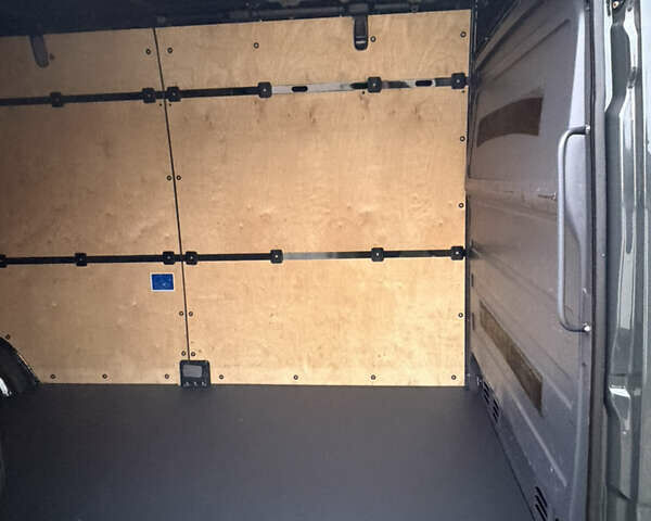 Серый Мерседес Sprinter, объемом двигателя 0 л и пробегом 345 тыс. км за 19200 $, фото 18 на Automoto.ua