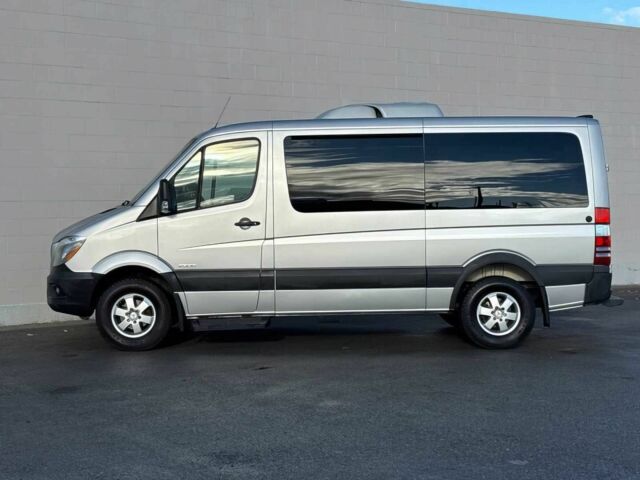 Серый Мерседес Sprinter, объемом двигателя 2.1 л и пробегом 80 тыс. км за 7500 $, фото 3 на Automoto.ua
