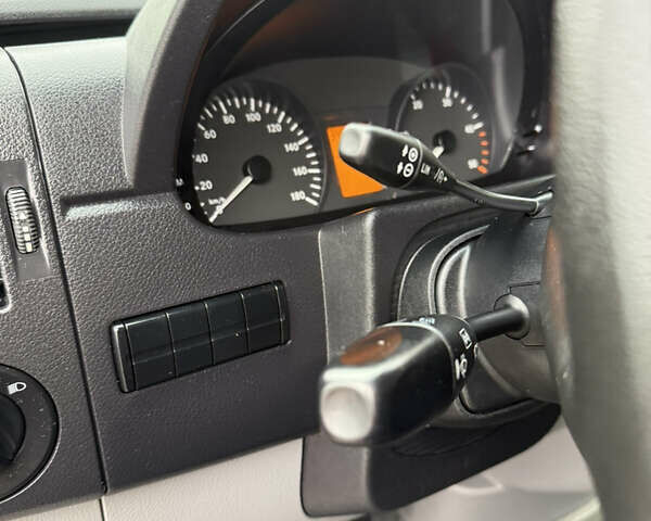 Серый Мерседес Sprinter, объемом двигателя 0 л и пробегом 345 тыс. км за 19300 $, фото 15 на Automoto.ua