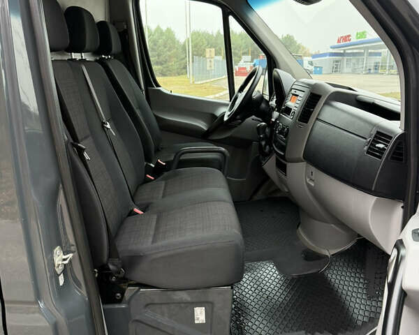 Серый Мерседес Sprinter, объемом двигателя 0 л и пробегом 345 тыс. км за 19300 $, фото 16 на Automoto.ua