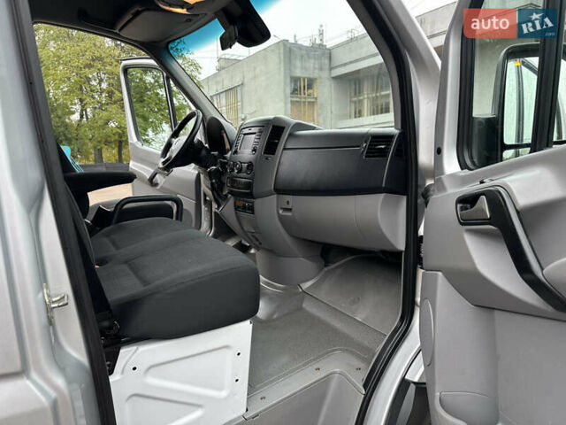 Серый Мерседес Sprinter, объемом двигателя 3 л и пробегом 277 тыс. км за 38800 $, фото 15 на Automoto.ua