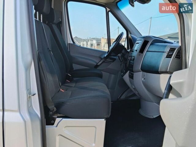 Серый Мерседес Sprinter, объемом двигателя 2.2 л и пробегом 216 тыс. км за 29800 $, фото 30 на Automoto.ua