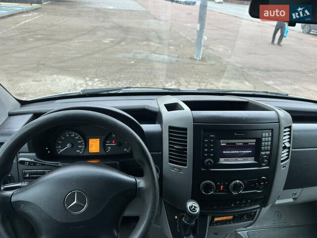 Серый Мерседес Sprinter, объемом двигателя 3 л и пробегом 277 тыс. км за 38800 $, фото 16 на Automoto.ua