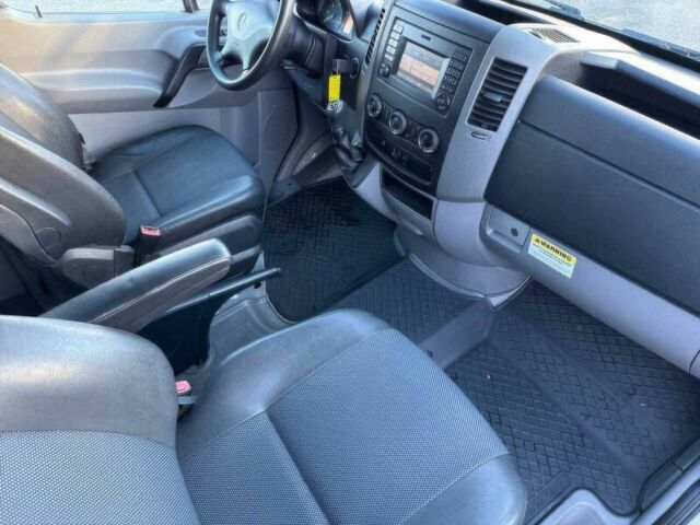 Серый Мерседес Sprinter, объемом двигателя 2.1 л и пробегом 80 тыс. км за 7500 $, фото 8 на Automoto.ua