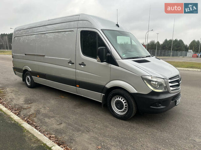 Серый Мерседес Sprinter, объемом двигателя 2.2 л и пробегом 291 тыс. км за 21500 $, фото 4 на Automoto.ua