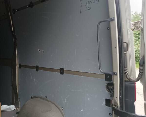 Серый Мерседес Sprinter, объемом двигателя 2.2 л и пробегом 318 тыс. км за 17500 $, фото 31 на Automoto.ua