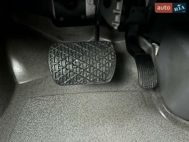 Серый Мерседес Sprinter, объемом двигателя 3 л и пробегом 277 тыс. км за 38800 $, фото 24 на Automoto.ua