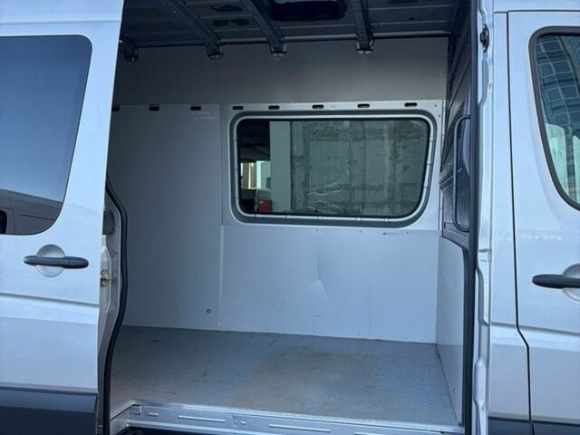 Серый Мерседес Sprinter, объемом двигателя 2.2 л и пробегом 117 тыс. км за 28500 $, фото 56 на Automoto.ua