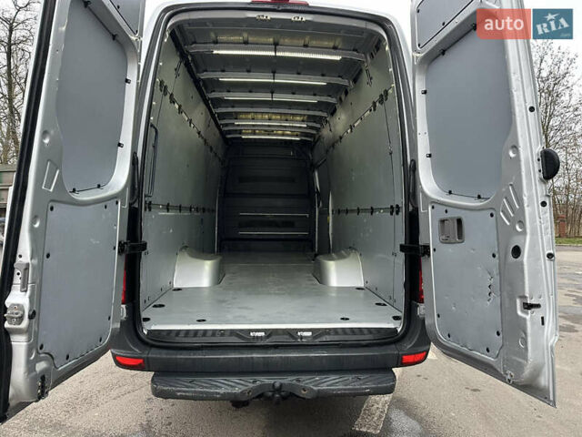 Серый Мерседес Sprinter, объемом двигателя 3 л и пробегом 277 тыс. км за 38800 $, фото 12 на Automoto.ua