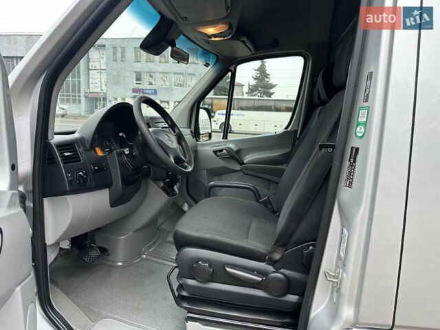 Серый Мерседес Sprinter, объемом двигателя 3 л и пробегом 277 тыс. км за 38800 $, фото 14 на Automoto.ua
