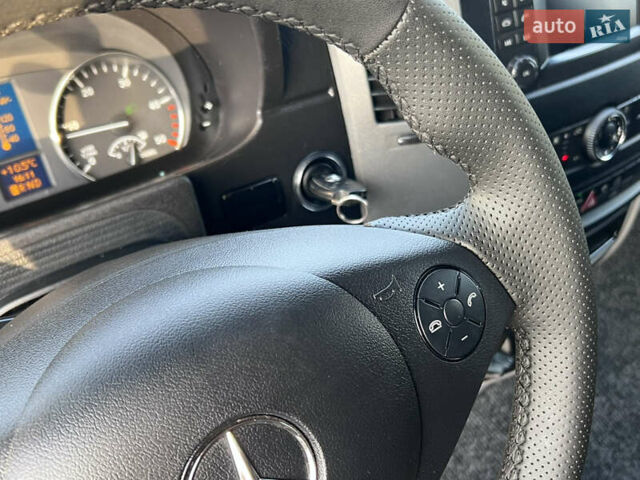 Серый Мерседес Sprinter, объемом двигателя 2.2 л и пробегом 229 тыс. км за 23990 $, фото 16 на Automoto.ua