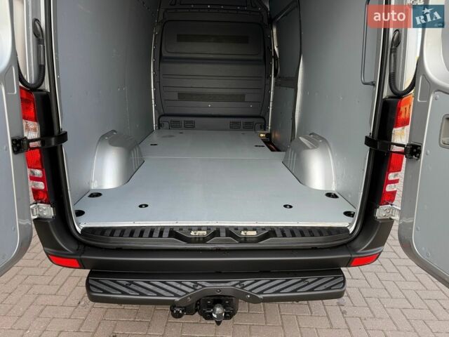 Серый Мерседес Sprinter, объемом двигателя 0 л и пробегом 331 тыс. км за 22500 $, фото 17 на Automoto.ua