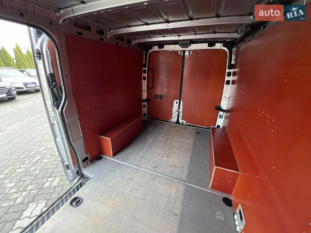 Серый Мерседес Sprinter, объемом двигателя 2.2 л и пробегом 229 тыс. км за 23990 $, фото 30 на Automoto.ua