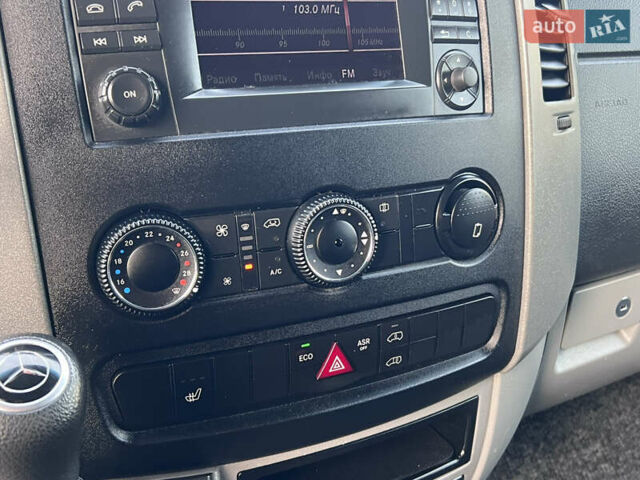 Серый Мерседес Sprinter, объемом двигателя 2.2 л и пробегом 229 тыс. км за 23990 $, фото 20 на Automoto.ua