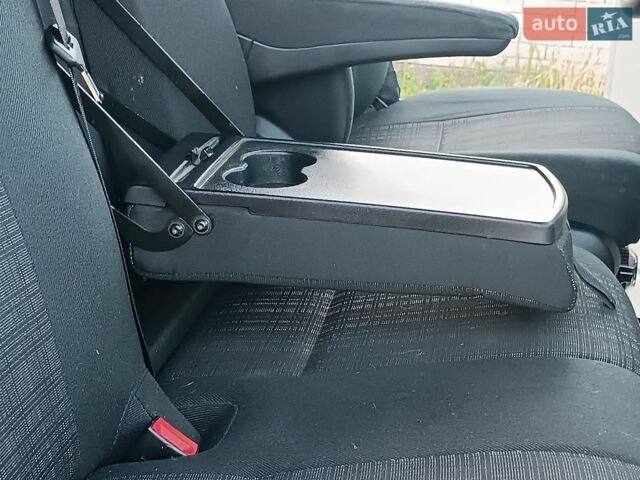 Сірий Мерседес Sprinter, об'ємом двигуна 2.2 л та пробігом 280 тис. км за 22750 $, фото 61 на Automoto.ua
