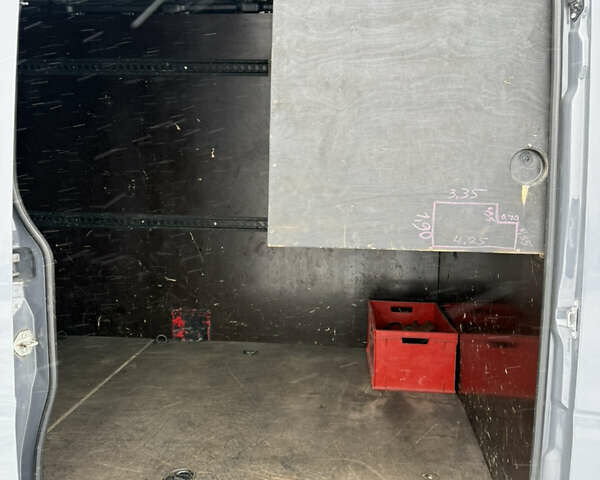 Серый Мерседес Sprinter, объемом двигателя 2.99 л и пробегом 212 тыс. км за 22500 $, фото 9 на Automoto.ua