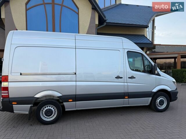 Серый Мерседес Sprinter, объемом двигателя 0 л и пробегом 331 тыс. км за 22500 $, фото 12 на Automoto.ua
