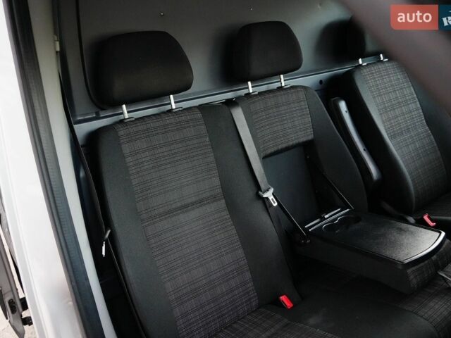 Серый Мерседес Sprinter, объемом двигателя 2.2 л и пробегом 276 тыс. км за 22999 $, фото 10 на Automoto.ua