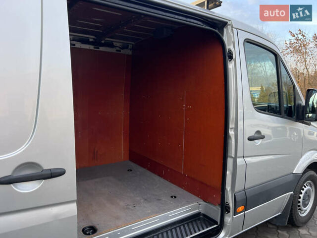 Серый Мерседес Sprinter, объемом двигателя 2.2 л и пробегом 229 тыс. км за 23990 $, фото 28 на Automoto.ua