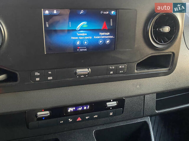 Серый Мерседес Sprinter, объемом двигателя 2.2 л и пробегом 290 тыс. км за 28900 $, фото 41 на Automoto.ua