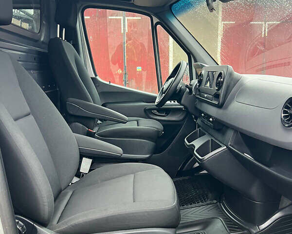 Сірий Мерседес Sprinter, об'ємом двигуна 2.14 л та пробігом 295 тис. км за 29984 $, фото 31 на Automoto.ua