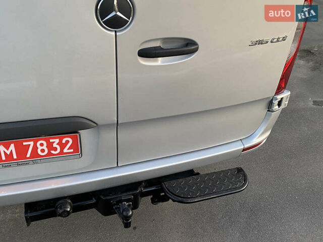 Серый Мерседес Sprinter, объемом двигателя 2.2 л и пробегом 290 тыс. км за 28900 $, фото 13 на Automoto.ua