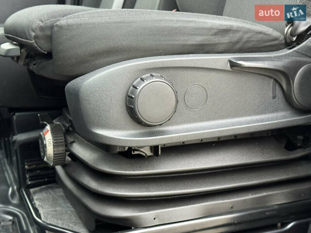 Сірий Мерседес Sprinter, об'ємом двигуна 3 л та пробігом 201 тис. км за 50490 $, фото 19 на Automoto.ua