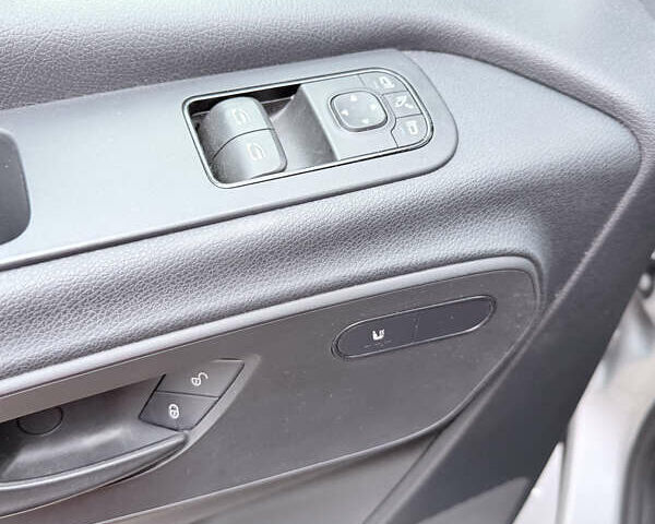 Серый Мерседес Sprinter, объемом двигателя 3 л и пробегом 158 тыс. км за 55885 $, фото 17 на Automoto.ua