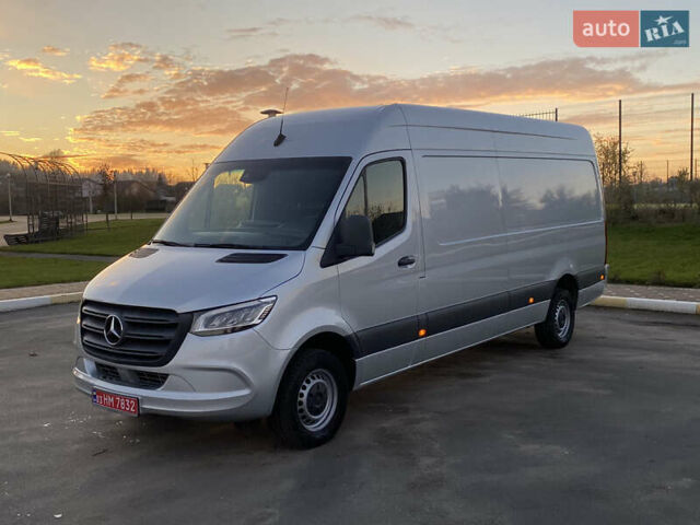 Серый Мерседес Sprinter, объемом двигателя 2.2 л и пробегом 290 тыс. км за 28900 $, фото 9 на Automoto.ua