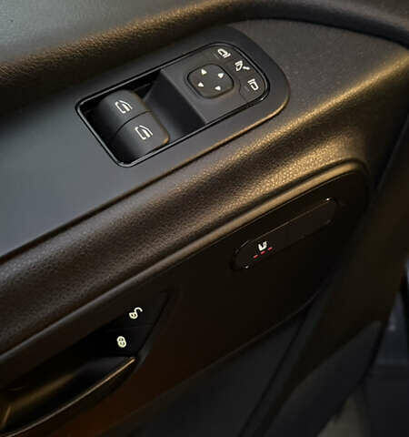 Серый Мерседес Sprinter, объемом двигателя 2.14 л и пробегом 217 тыс. км за 40533 $, фото 15 на Automoto.ua