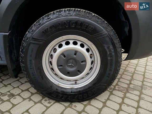 Серый Мерседес Sprinter, объемом двигателя 3 л и пробегом 164 тыс. км за 22500 $, фото 11 на Automoto.ua