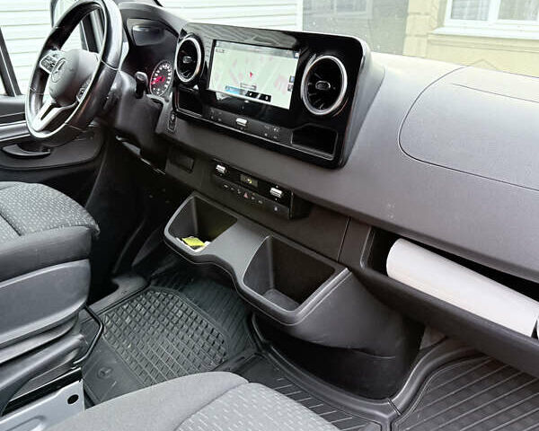 Серый Мерседес Sprinter, объемом двигателя 3 л и пробегом 158 тыс. км за 55885 $, фото 14 на Automoto.ua