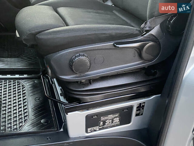 Серый Мерседес Sprinter, объемом двигателя 2.2 л и пробегом 290 тыс. км за 28900 $, фото 26 на Automoto.ua