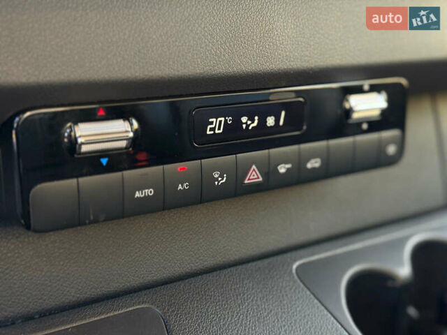 Серый Мерседес Sprinter, объемом двигателя 3 л и пробегом 202 тыс. км за 54990 $, фото 22 на Automoto.ua