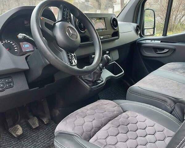 Серый Мерседес Sprinter, объемом двигателя 2.14 л и пробегом 255 тыс. км за 24200 $, фото 4 на Automoto.ua