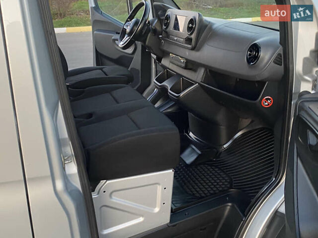 Серый Мерседес Sprinter, объемом двигателя 2.2 л и пробегом 290 тыс. км за 28900 $, фото 31 на Automoto.ua