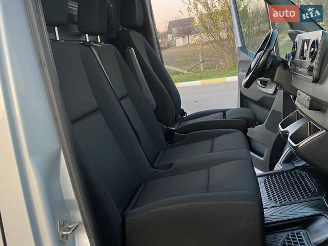 Серый Мерседес Sprinter, объемом двигателя 2.2 л и пробегом 290 тыс. км за 28900 $, фото 51 на Automoto.ua