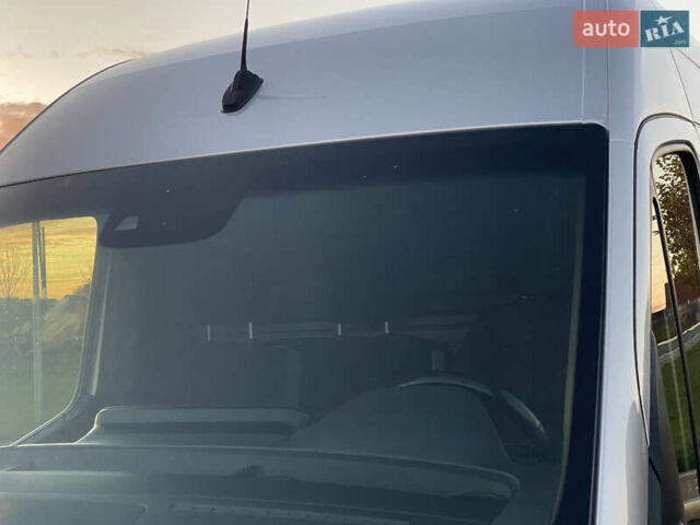 Серый Мерседес Sprinter, объемом двигателя 2.2 л и пробегом 290 тыс. км за 28900 $, фото 12 на Automoto.ua