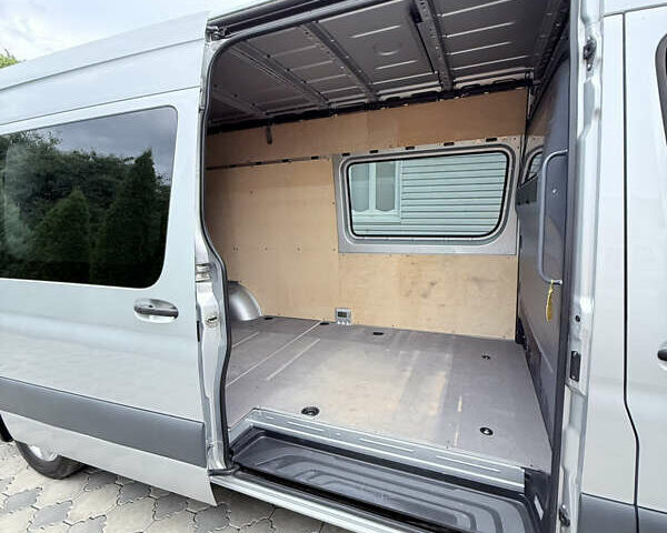 Серый Мерседес Sprinter, объемом двигателя 3 л и пробегом 158 тыс. км за 55885 $, фото 10 на Automoto.ua