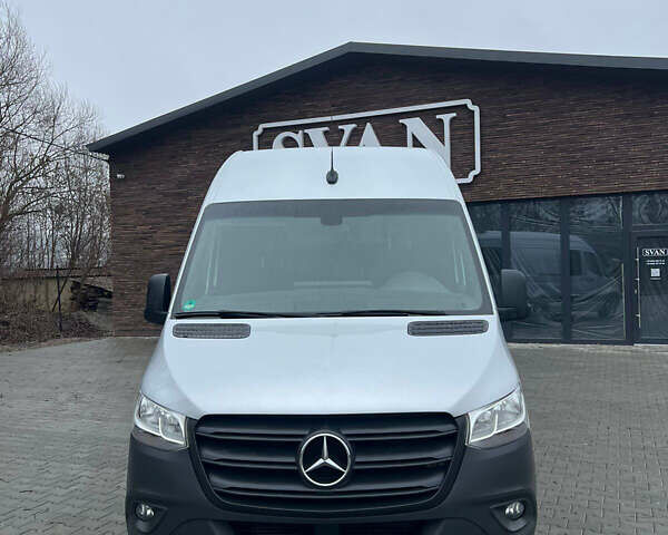 Сірий Мерседес Sprinter, об'ємом двигуна 2.14 л та пробігом 295 тис. км за 29984 $, фото 2 на Automoto.ua