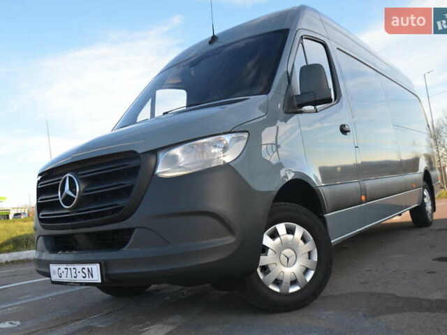 Серый Мерседес Sprinter, объемом двигателя 2.2 л и пробегом 383 тыс. км за 23150 $, фото 3 на Automoto.ua