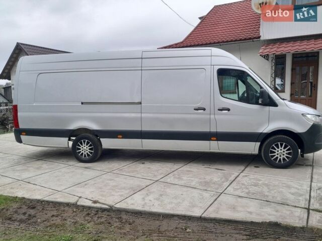Серый Мерседес Sprinter, объемом двигателя 2.14 л и пробегом 418 тыс. км за 31917 $, фото 3 на Automoto.ua