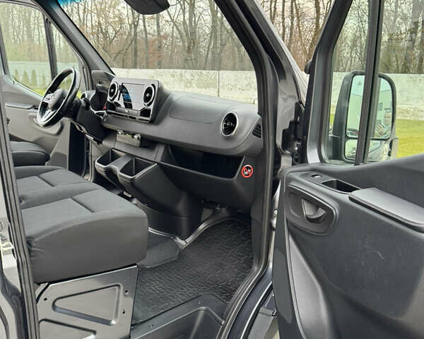 Сірий Мерседес Sprinter, об'ємом двигуна 3 л та пробігом 201 тис. км за 50490 $, фото 28 на Automoto.ua