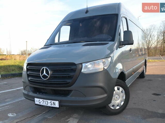 Серый Мерседес Sprinter, объемом двигателя 2.2 л и пробегом 383 тыс. км за 23150 $, фото 1 на Automoto.ua