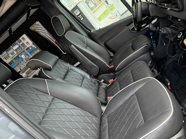 Сірий Мерседес Sprinter, об'ємом двигуна 3 л та пробігом 350 тис. км за 68799 $, фото 7 на Automoto.ua