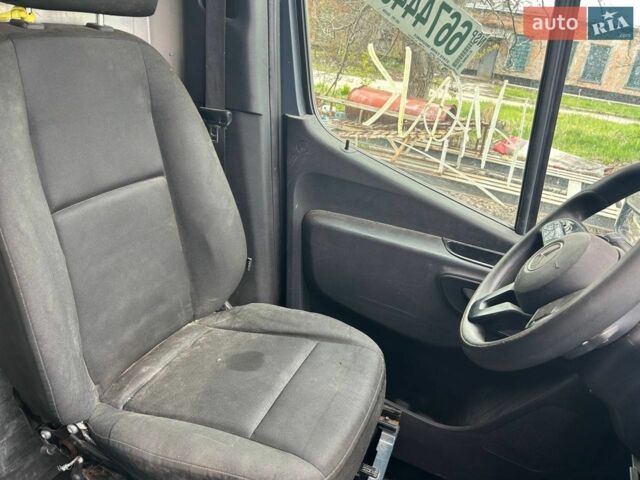 Серый Мерседес Sprinter, объемом двигателя 3 л и пробегом 297 тыс. км за 17700 $, фото 14 на Automoto.ua