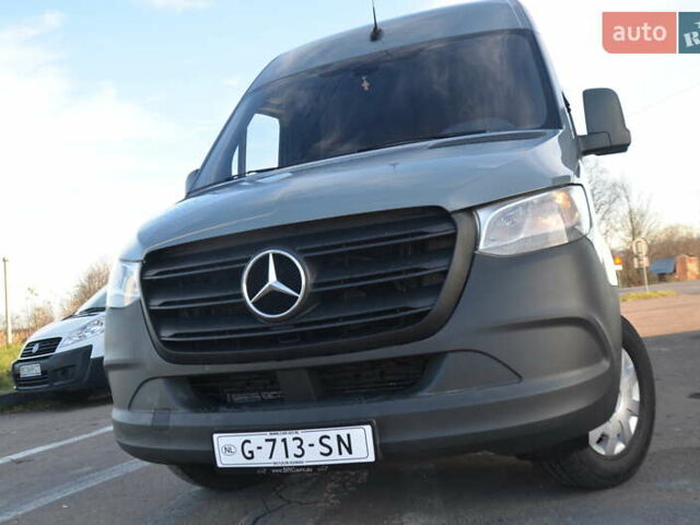 Серый Мерседес Sprinter, объемом двигателя 2.2 л и пробегом 383 тыс. км за 23150 $, фото 5 на Automoto.ua