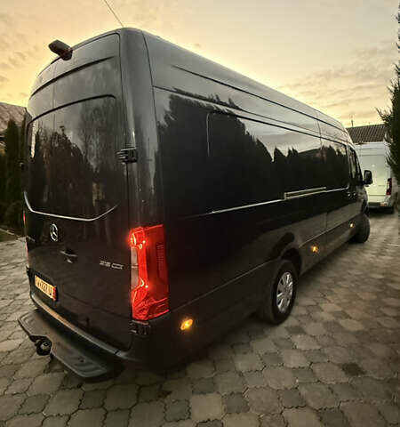 Серый Мерседес Sprinter, объемом двигателя 2.14 л и пробегом 217 тыс. км за 40533 $, фото 4 на Automoto.ua