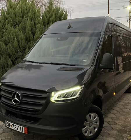 Серый Мерседес Sprinter, объемом двигателя 2.14 л и пробегом 217 тыс. км за 40533 $, фото 9 на Automoto.ua