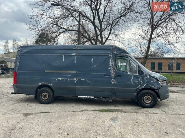 Серый Мерседес Sprinter, объемом двигателя 3 л и пробегом 297 тыс. км за 17700 $, фото 5 на Automoto.ua